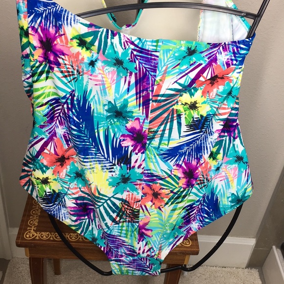 NWOT 16 W  CATALINA Women's Floral  Pattern One Piece Swim Suit Multicolor 1X - Picture 3 of 7